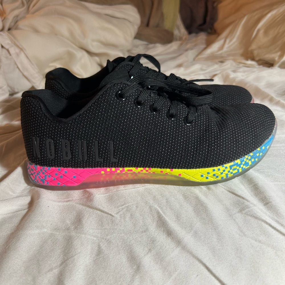 Rare NOBULL tennis shoes, like new!